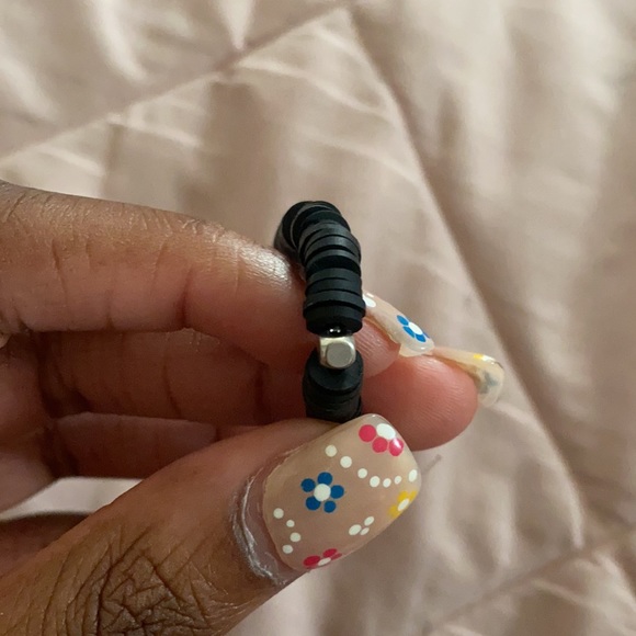 black bracelet with silver square bead - Picture 3 of 3